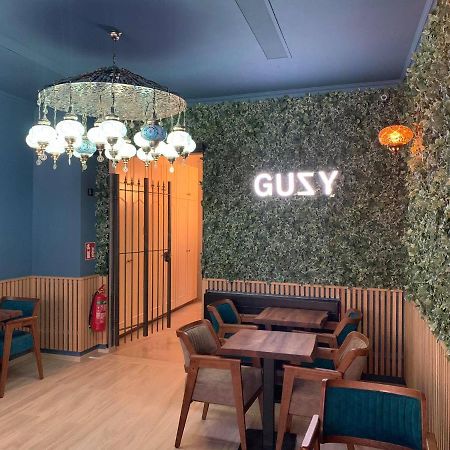 Hotel Guzy Lier Exteriör bild