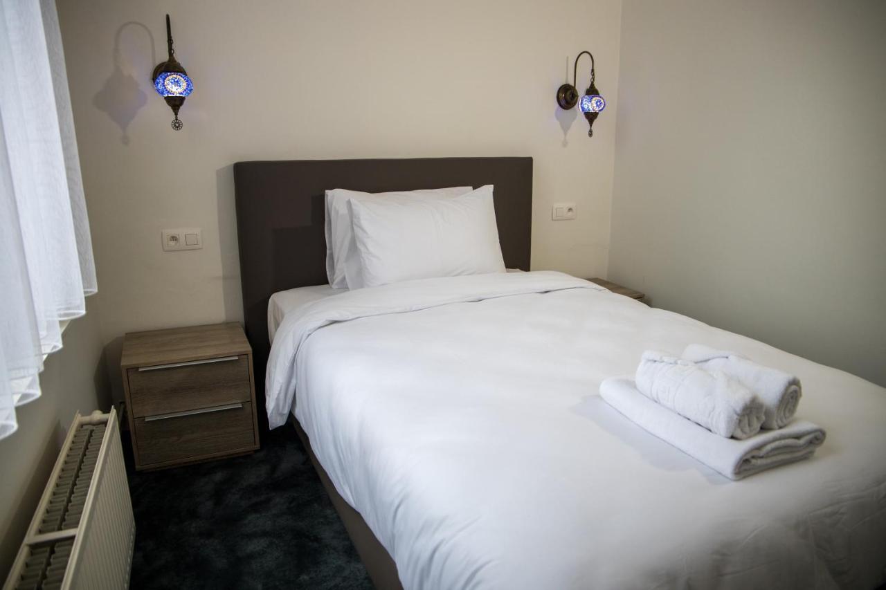 Hotel Guzy Lier Exteriör bild